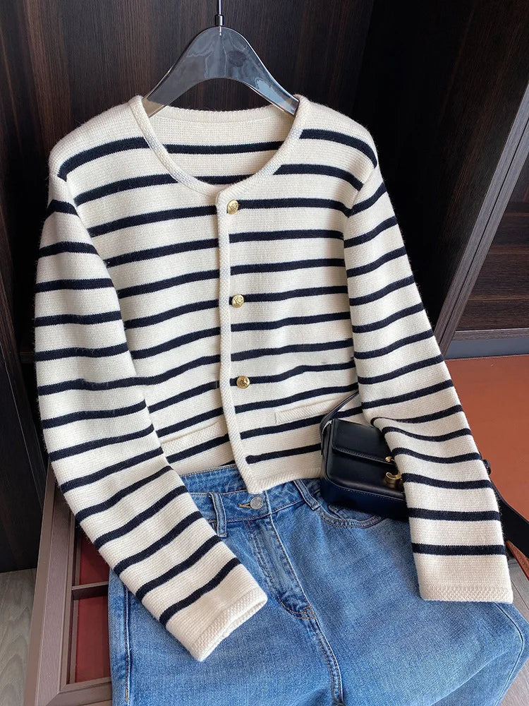 Stribet Strikket Cardigan til Kvinder – Langærmet Crop Top med O-hals i Blødt Strikket Stof 5