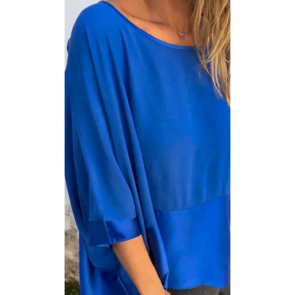 Emma Kvindelig Bluse Med Rund Hals