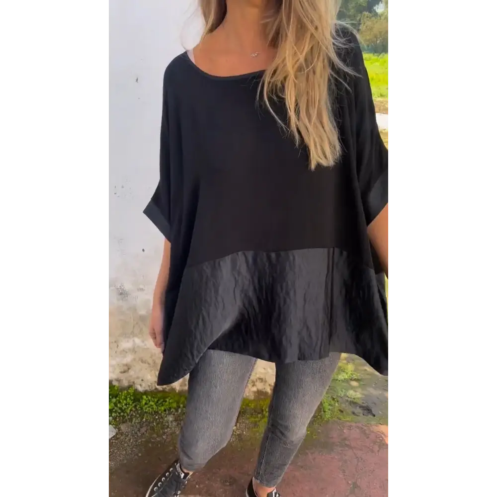 Emma Kvindelig Bluse Med Rund Hals